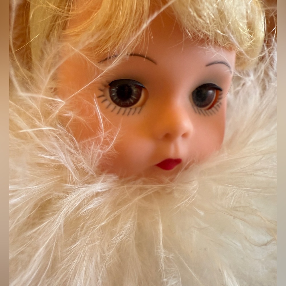 RARE madame Alexander Snow Queen collectible 8” doll with Kaiser doll stand - Picture 3 of 11
